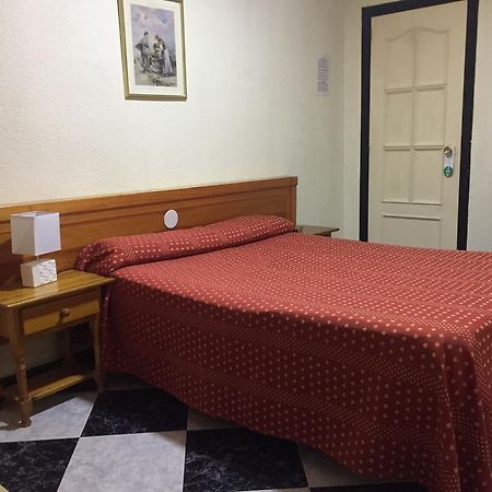 Hostal Jacinto Alcala de Henares Ngoại thất bức ảnh