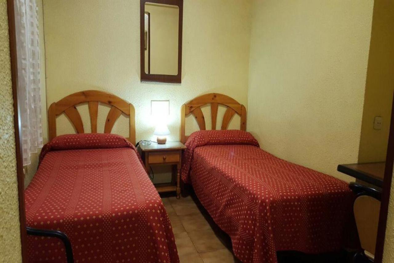 Hostal Jacinto Alcala de Henares Ngoại thất bức ảnh