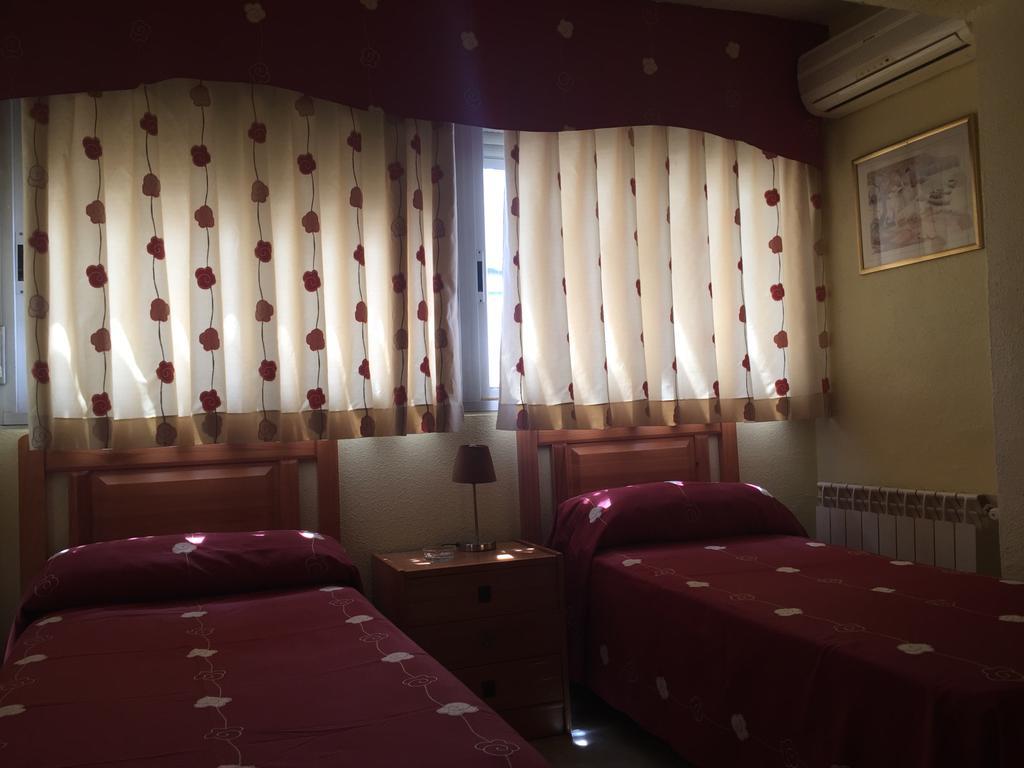 Hostal Jacinto Alcala de Henares Ngoại thất bức ảnh