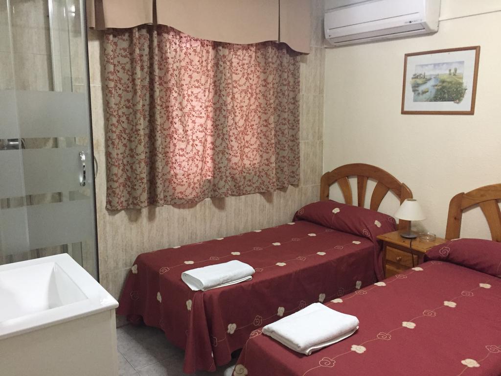 Hostal Jacinto Alcala de Henares Ngoại thất bức ảnh