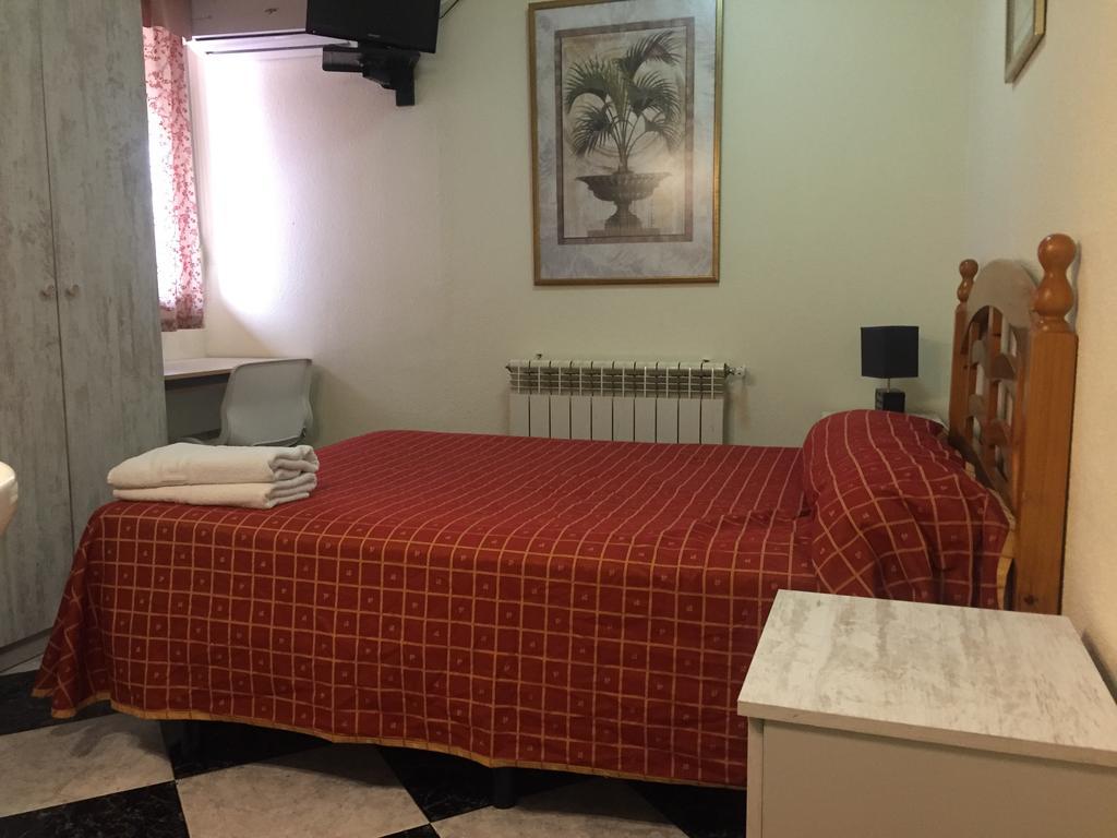 Hostal Jacinto Alcala de Henares Ngoại thất bức ảnh