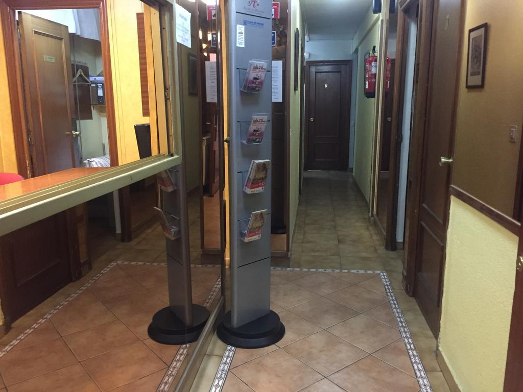 Hostal Jacinto Alcala de Henares Ngoại thất bức ảnh
