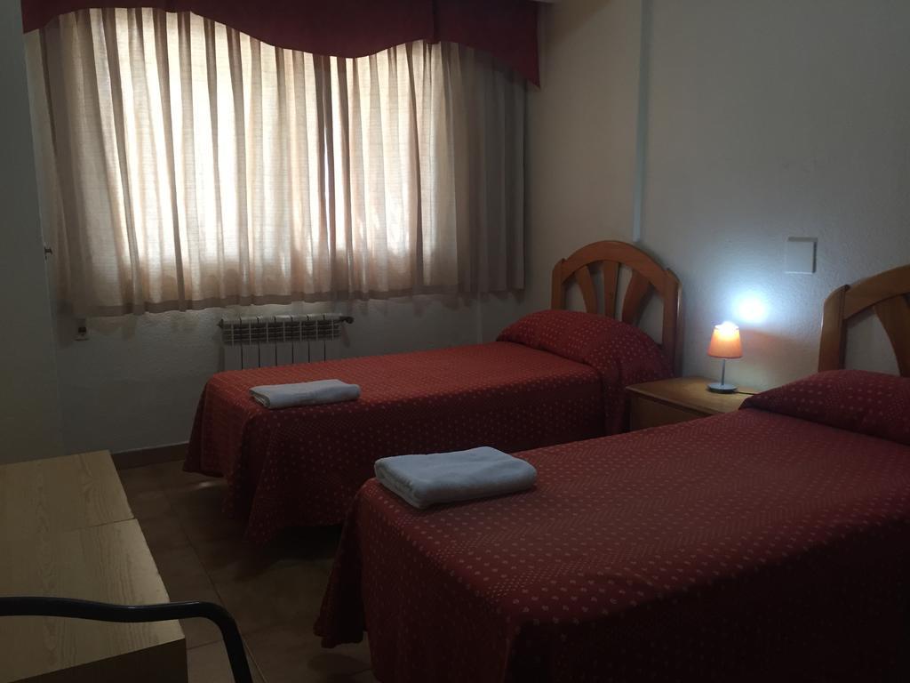 Hostal Jacinto Alcala de Henares Ngoại thất bức ảnh