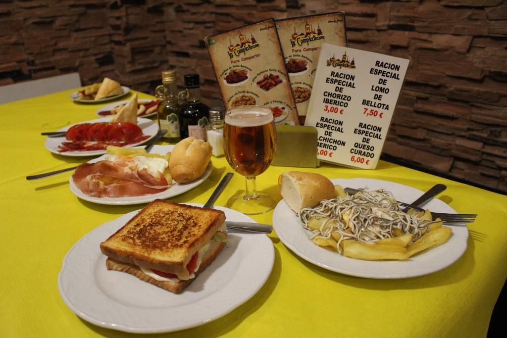 Hostal Jacinto Alcala de Henares Ngoại thất bức ảnh