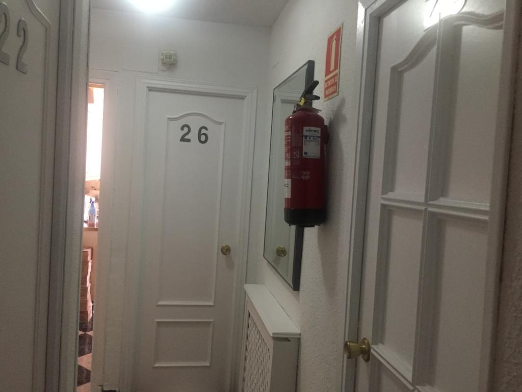 Hostal Jacinto Alcala de Henares Ngoại thất bức ảnh