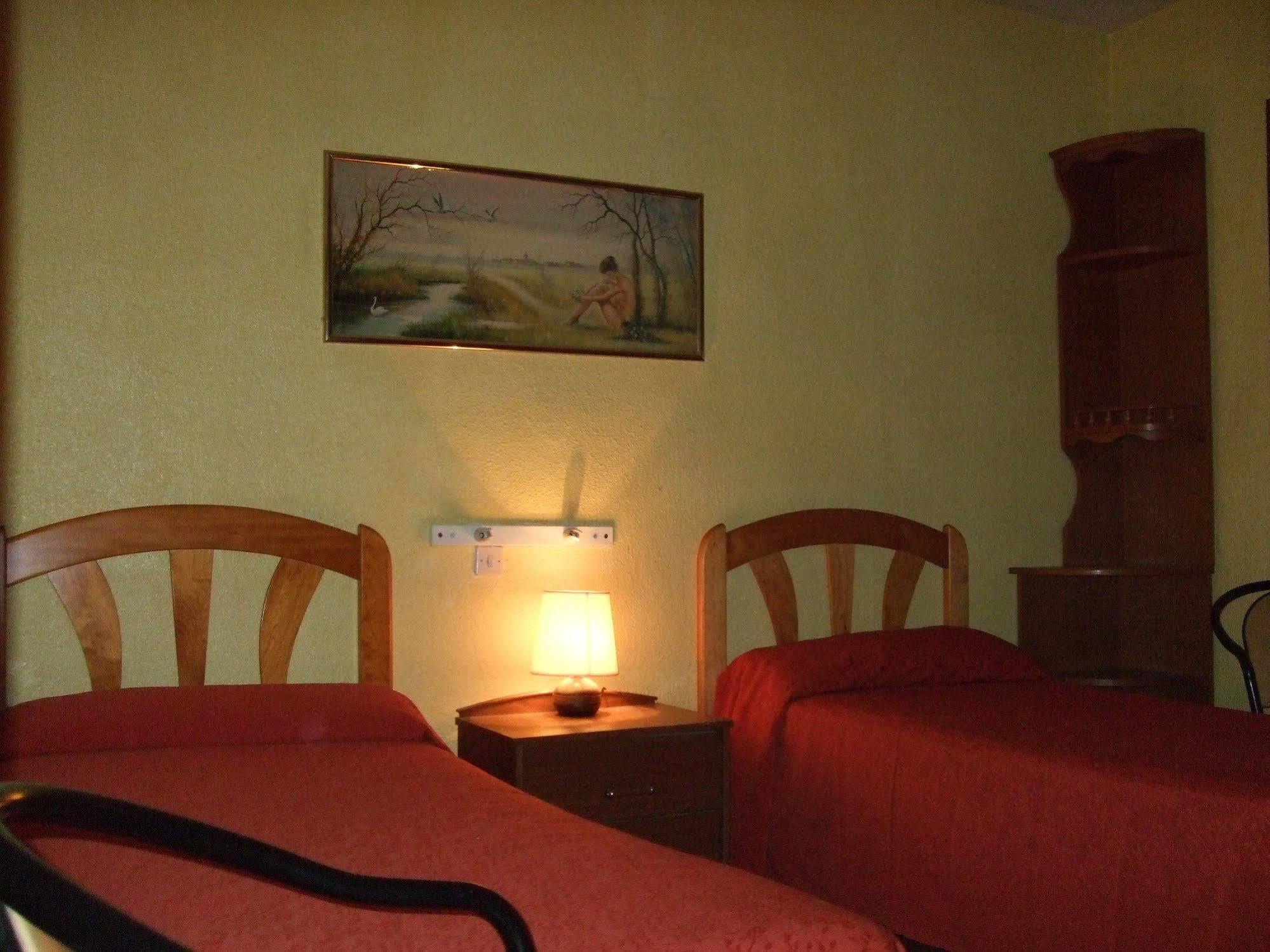 Hostal Jacinto Alcala de Henares Ngoại thất bức ảnh